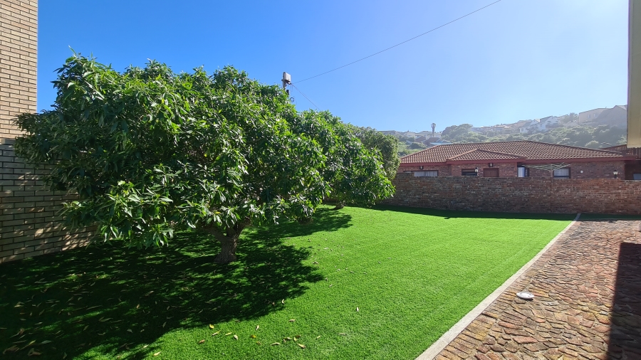 5 Bedroom Property for Sale in Dana Bay Western Cape